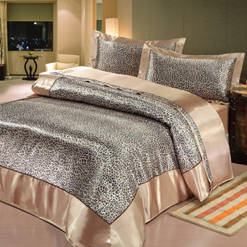 Belle Vie 狂野豹紋 絲質緞面雙人四件式床包兩用被組 床包純棉 Pchome 24h購物